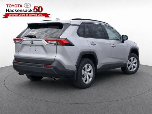 Used 2021 Toyota RAV4 LE w/ Carpet Mat Package (TMS) AWD/4WD image 36