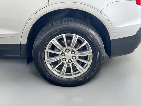 Used 2017 Cadillac XT5 Luxury w/ Driver Awareness Package FWD image 36