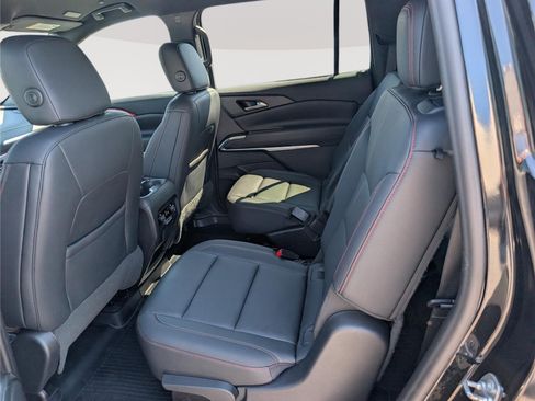 Used 2024 Chevrolet Traverse Z71 AWD/4WD image 15