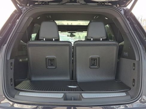 Certified 2025 Cadillac XT6 Premium Luxury w/ LPO, Floor Liner Package AWD/4WD image 28