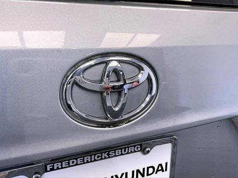 Used 2022 Toyota Highlander L image 6