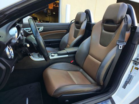 Used 2016 Mercedes-Benz SLK 350 image 16
