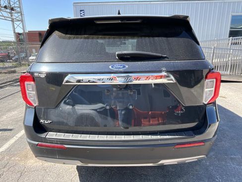 Used 2022 Ford Explorer XLT w/ Equipment Group 202A image 4