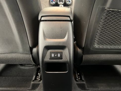 Used 2025 Hyundai Venue SEL FWD image 21