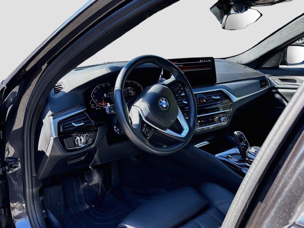 Used 2023 BMW 530i w/ Premium Package RWD image 9