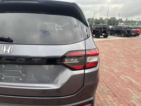 Used 2023 Honda Pilot EX-L image 11