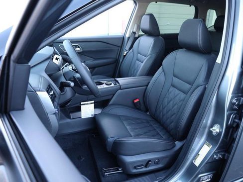 New 2026 Nissan Rogue Platinum w/ Platinum Premium Package image 10