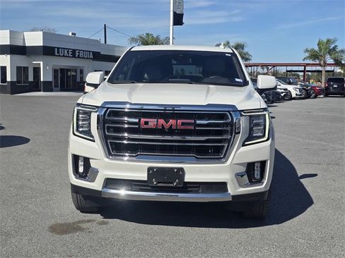 Used 2024 GMC Yukon XL SLT w/ SLT Luxury Package image 2