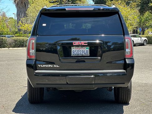 Used 2020 GMC Yukon XL SLT AWD/4WD image 4