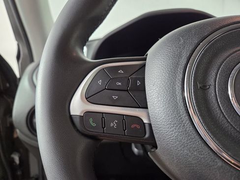 Used 2021 Jeep Renegade Latitude FWD image 21