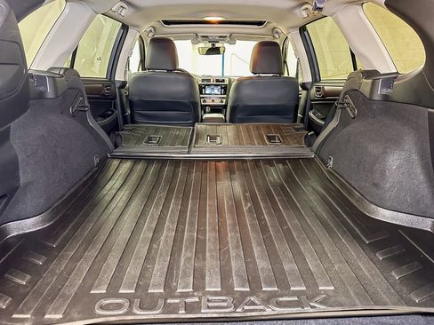 Used 2017 Subaru Outback 2.5i Limited image 23