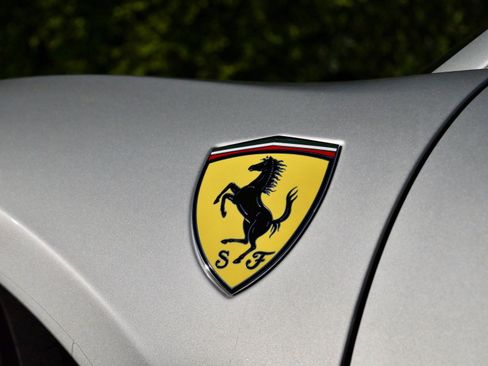 Used 2018 Ferrari 488 GTB image 9