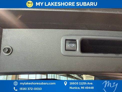Used 2020 Toyota Highlander XLE AWD/4WD image 29