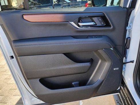 New 2026 GMC Yukon XL Denali image 47