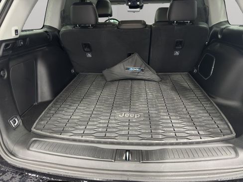 New 2024 Jeep Grand Cherokee Limited 4xe w/ Luxury Tech Group II image 8