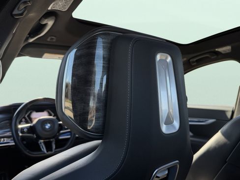 Used 2023 BMW 740i image 48