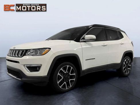 Used 2018 Jeep Compass Limited w/ Navigation Group image 2