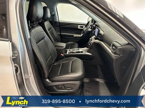 Used 2023 Ford Explorer XLT w/ Equipment Group 202A image 7