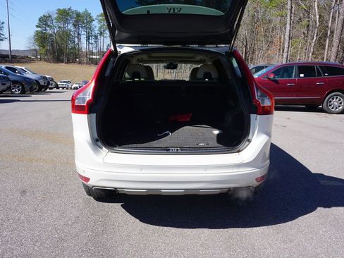 Used 2016 Volvo XC60 T5 Premier w/ Proximity Package image 14