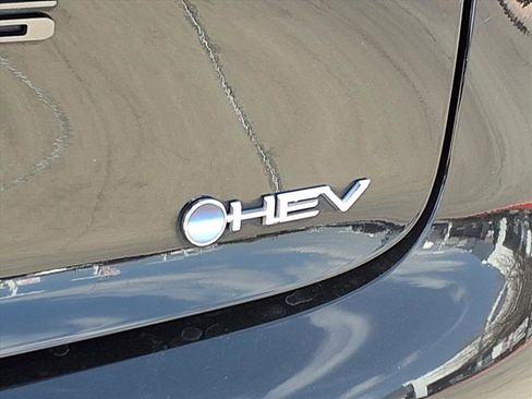 Used 2024 Toyota Prius LE image 8