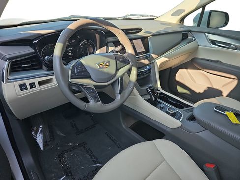 Used 2022 Cadillac XT5 Premium Luxury w/ LPO, Floor Liner Package FWD image 13