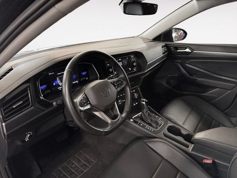 Used 2024 Volkswagen Jetta SE FWD image 10