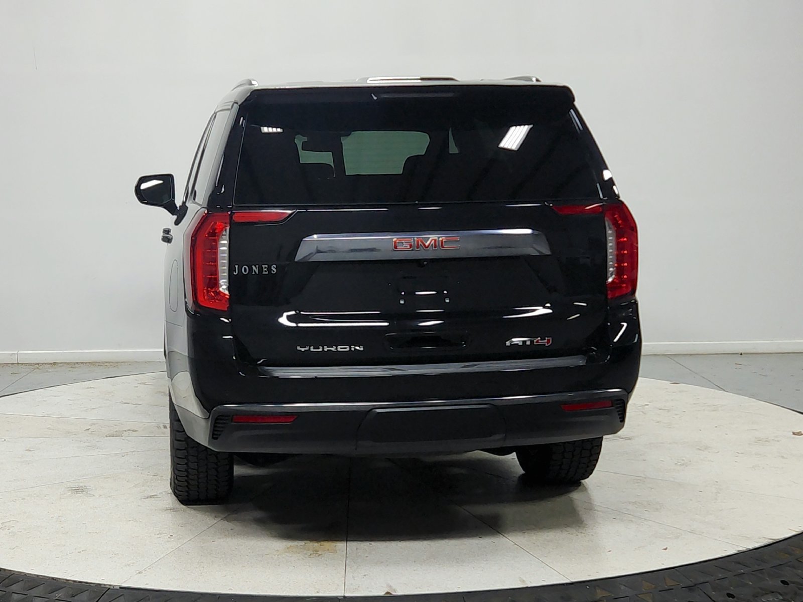 Used 2023 GMC Yukon AT4 AWD/4WD image 7