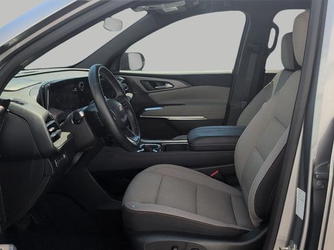 Certified 2025 Chevrolet Traverse LT AWD/4WD image 8