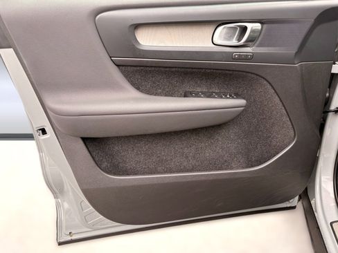 Certified 2024 Volvo XC40 B5 Plus w/ Protection Package image 21