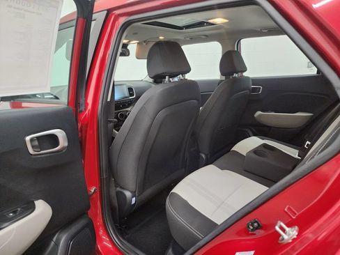 Used 2022 Hyundai Venue SEL w/ Cargo Package FWD image 25