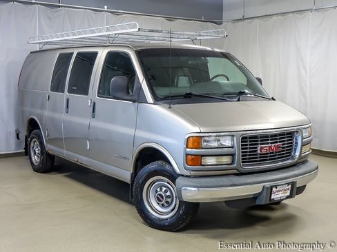 Used 2002 GMC Savana 2500 w/ Marketing Option Pkg 2 RWD image 2
