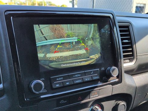 Used 2024 Nissan Frontier SV w/ Technology Package image 13