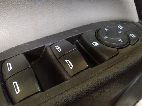 Used 2020 Chevrolet Equinox LT image 27