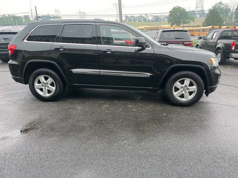 Used 2011 Jeep Grand Cherokee Laredo w/ Security & Convenience Group AWD/4WD image 5