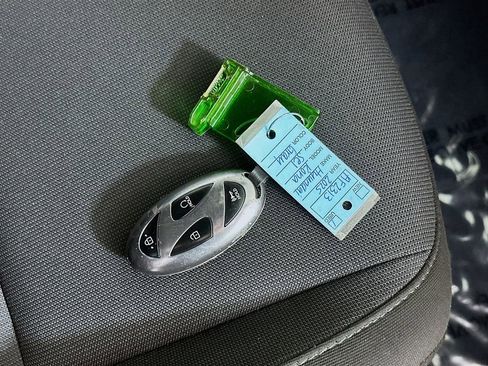 Used 2025 Hyundai Kona SEL FWD image 34