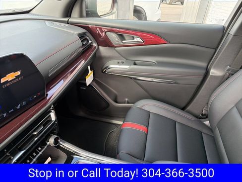 New 2026 Chevrolet Traverse RS w/ LPO, Floor Liner Package AWD/4WD image 28