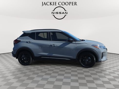 Certified 2024 Nissan Kicks SR w/ SR Premium Package image 4