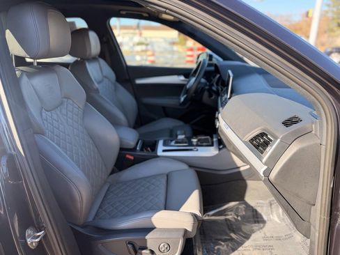 Used 2018 Audi SQ5 Prestige w/ Prestige Package image 12