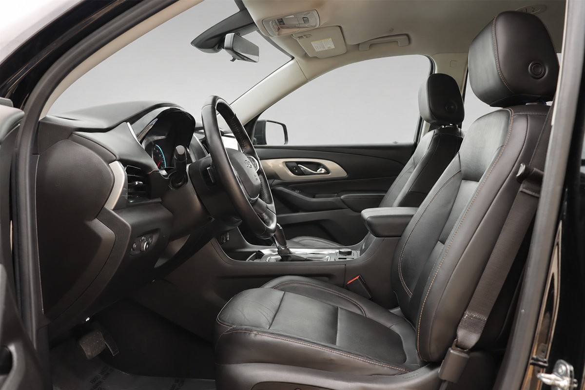 Used 2020 Chevrolet Traverse RS FWD image 28