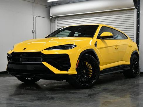 Used 2025 Lamborghini Urus SE AWD/4WD image 1