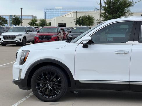 Used 2022 Kia Telluride SX w/ Towing Package FWD image 5