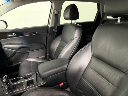 Used 2018 Kia Sorento FWD image 26