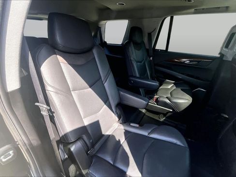 Used 2020 Cadillac Escalade Luxury RWD image 19