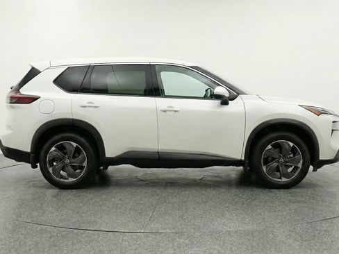 Used 2025 Nissan Rogue SV FWD image 11