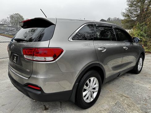 Used 2018 Kia Sorento L image 7