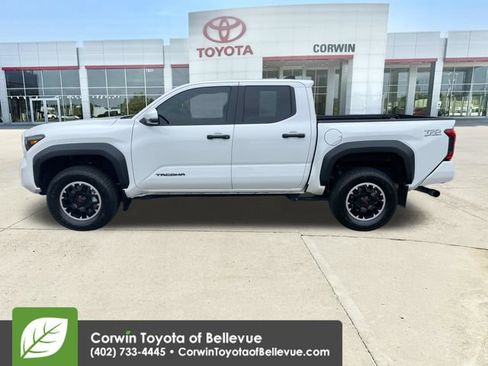 Used 2024 Toyota Tacoma TRD Off-Road w/ TRD Off Road Upgrade Package AWD/4WD image 3