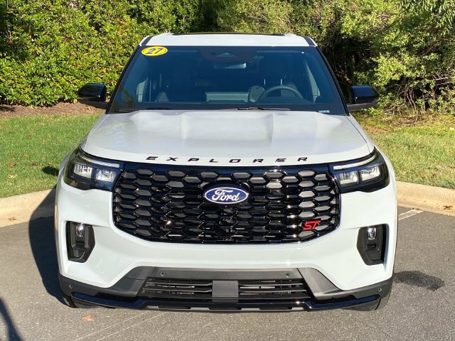 Used 2027 Ford Explorer ST w/ Sun And Sound Package AWD/4WD image 2