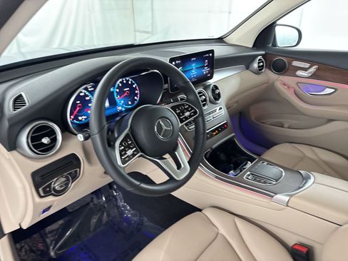 Certified 2022 Mercedes-Benz GLC 300 image 4