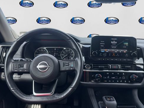 Used 2024 Nissan Pathfinder SL w/ SL Premium Package AWD/4WD image 19