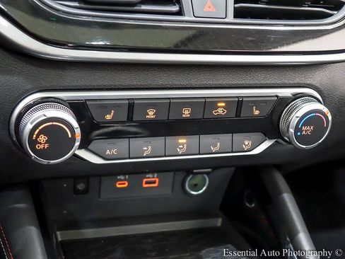 Used 2024 Nissan Altima 2.5 SR w/ SR Premium Package image 24